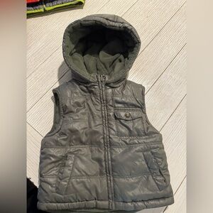 Boys Mayoral puff fleece vest with detachable hood